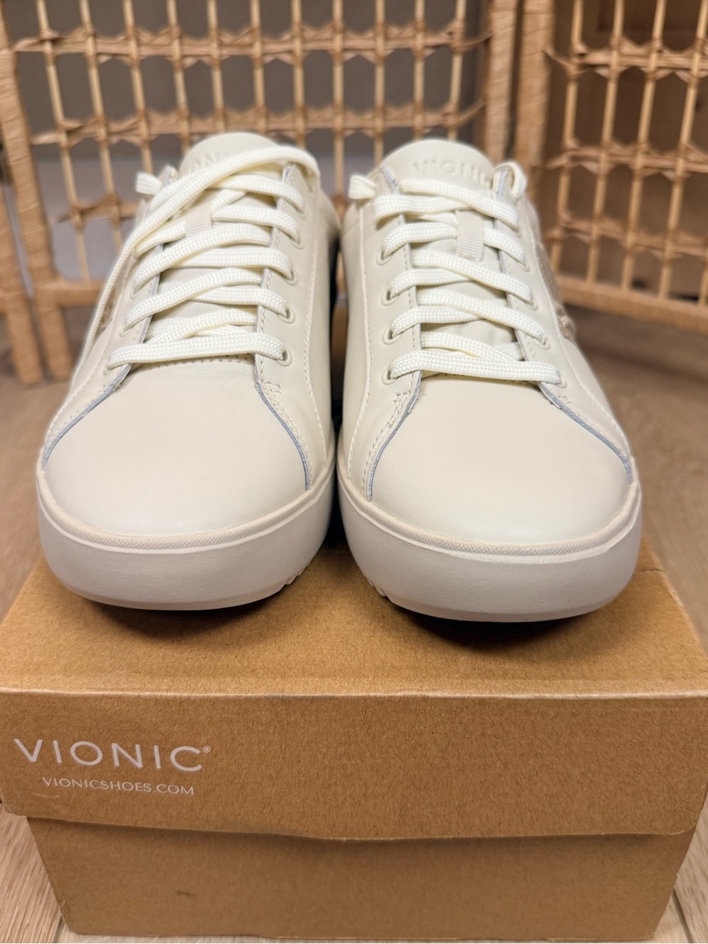 NIB Vionic Kearney Lace 2.0 Cream Women’s Size 8.5 Wide - Picture 2 of 10
